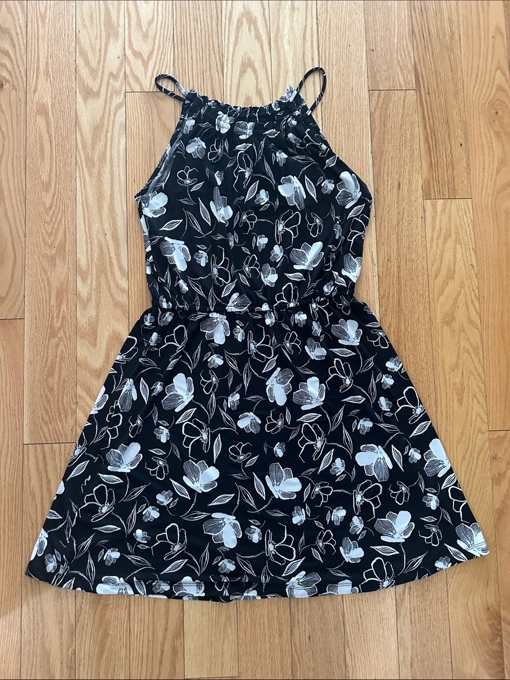 Banana Republic black and white floral Halter Style dress - size small